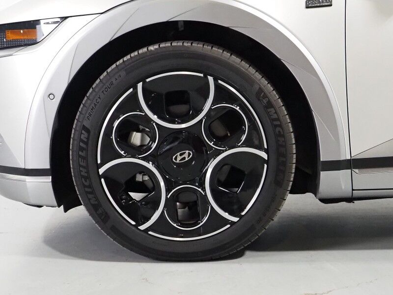 2024 Hyundai IONIQ 5 Disney100 Platinum Edition AWD *HEADS-UP DISPLAY, PANORAMA GLASS ROOF, NAVIGATION, ADAPTIVE CRUISE, 360 VIEW CAMERAS, SMART PARKING, CLIMATE SEATS, HEATED STEERING, WIRELESS CHARGING, BOSE AUDIO, APPLE CARPLAY Round Rock TX