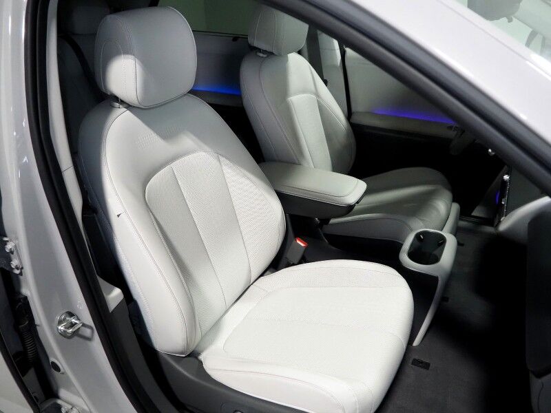 2024 Hyundai IONIQ 5 Limited AWD *HEADS-UP DISPLAY, PANORAMA GLASS ROOF, NAVIGATION, ADAPTIVE CRUISE, 360 VIEW CAMERAS, SMART PARKING, CLIMATE SEATS, HEATED STEERING, WIRELESS CHARGING, BOSE AUDIO, ANDROID & APPLE