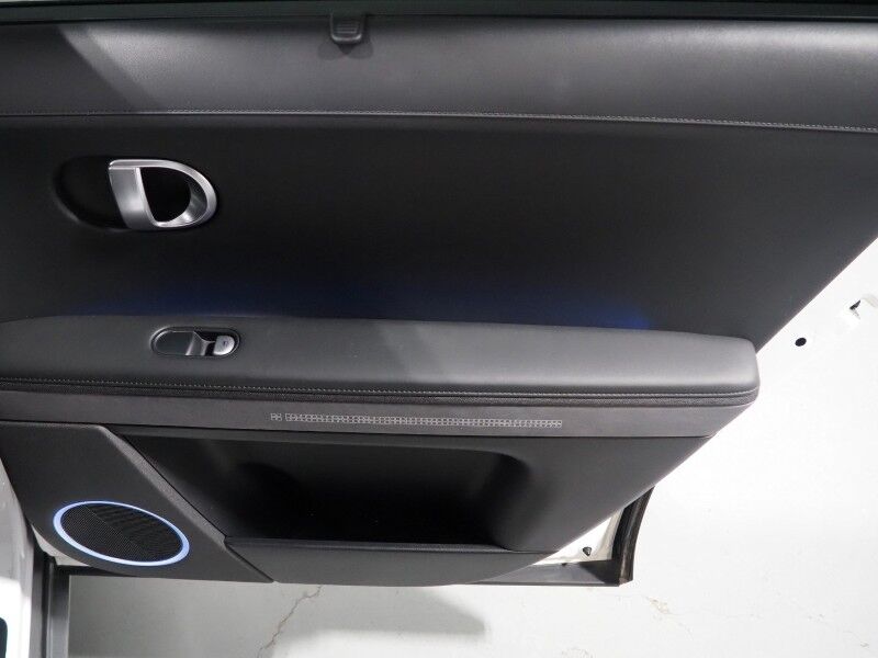 2024 Hyundai IONIQ 5 Limited AWD *HEADS-UP DISPLAY, PANORAMA GLASS ROOF, NAVIGATION, ADAPTIVE CRUISE, 360 VIEW CAMERAS, SMART PARKING, CLIMATE SEATS, HEATED STEERING, WIRELESS CHARGING, BOSE AUDIO, ANDROID & APPLE Round Rock TX