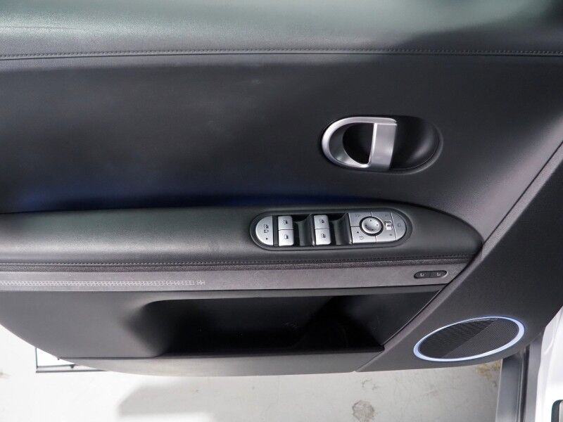 2024 Hyundai IONIQ 5 Limited AWD *HEADS-UP DISPLAY, PANORAMA GLASS ROOF, NAVIGATION, ADAPTIVE CRUISE, 360 VIEW CAMERAS, SMART PARKING, CLIMATE SEATS, HEATED STEERING, WIRELESS CHARGING, BOSE AUDIO, ANDROID & APPLE Round Rock TX