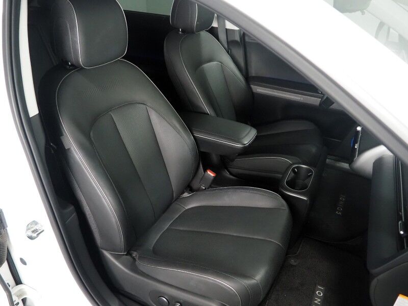 2024 Hyundai IONIQ 5 Limited AWD *HEADS-UP DISPLAY, PANORAMA GLASS ROOF, NAVIGATION, ADAPTIVE CRUISE, 360 VIEW CAMERAS, SMART PARKING, CLIMATE SEATS, HEATED STEERING, WIRELESS CHARGING, BOSE AUDIO, ANDROID & APPLE