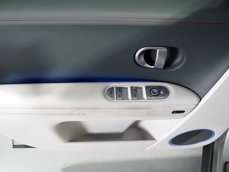 2024 Hyundai IONIQ 5 Limited AWD *HEADS-UP DISPLAY, PANORAMA GLASS ROOF, NAVIGATION, ADAPTIVE CRUISE, 360 VIEW CAMERAS, SMART PARKING, CLIMATE SEATS, HEATED STEERING, WIRELESS CHARGING, BOSE AUDIO, APPLE CARPLAY Round Rock TX