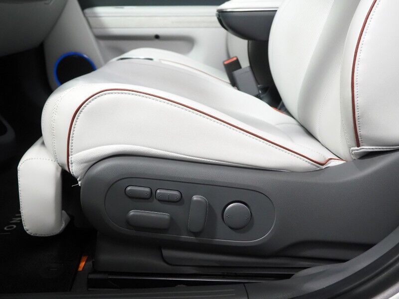 2024 Hyundai IONIQ 5 Limited AWD *HEADS-UP DISPLAY, PANORAMA GLASS ROOF, NAVIGATION, ADAPTIVE CRUISE, 360 VIEW CAMERAS, SMART PARKING, CLIMATE SEATS, HEATED STEERING, WIRELESS CHARGING, BOSE AUDIO, APPLE CARPLAY Round Rock TX