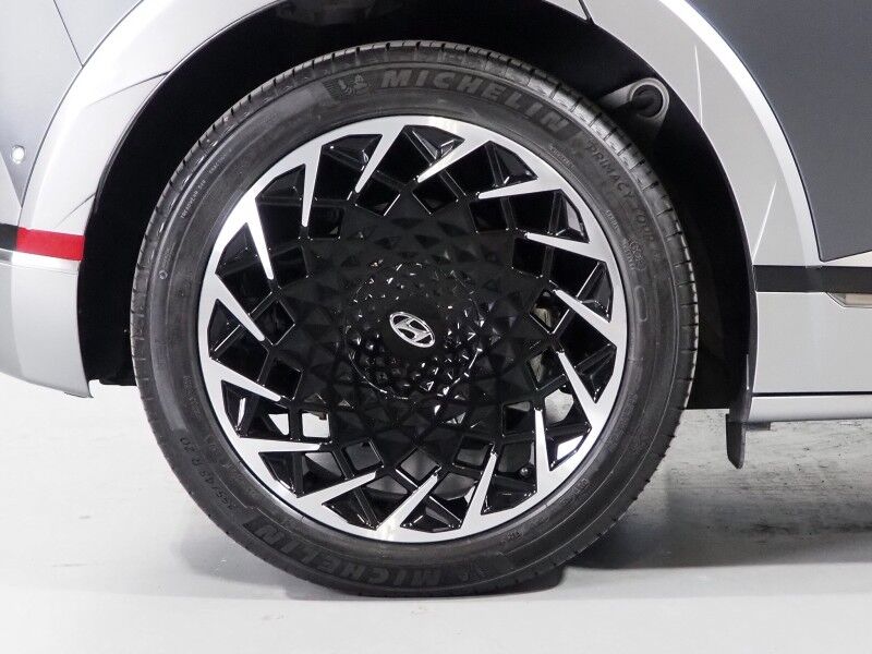 2024 Hyundai IONIQ 5 Limited AWD *HEADS-UP DISPLAY, PANORAMA GLASS ROOF, NAVIGATION, ADAPTIVE CRUISE, 360 VIEW CAMERAS, SMART PARKING, CLIMATE SEATS, HEATED STEERING, WIRELESS CHARGING, BOSE AUDIO, APPLE CARPLAY Round Rock TX