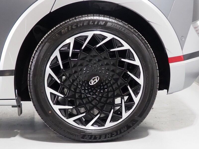 2024 Hyundai IONIQ 5 Limited AWD *HEADS-UP DISPLAY, PANORAMA GLASS ROOF, NAVIGATION, ADAPTIVE CRUISE, 360 VIEW CAMERAS, SMART PARKING, CLIMATE SEATS, HEATED STEERING, WIRELESS CHARGING, BOSE AUDIO, APPLE CARPLAY Round Rock TX