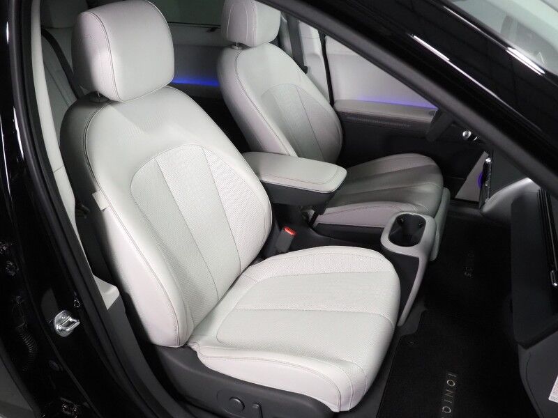 2024 Hyundai IONIQ 5 Limited *HEADS-UP DISPLAY, PANORAMA GLASS ROOF, NAVIGATION, ADAPTIVE CRUISE, 360 VIEW CAMERAS, SMART PARKING, CLIMATE SEATS, HEATED STEERING, WIRELESS CHARGING, BOSE AUDIO, ANDROID & APPLE