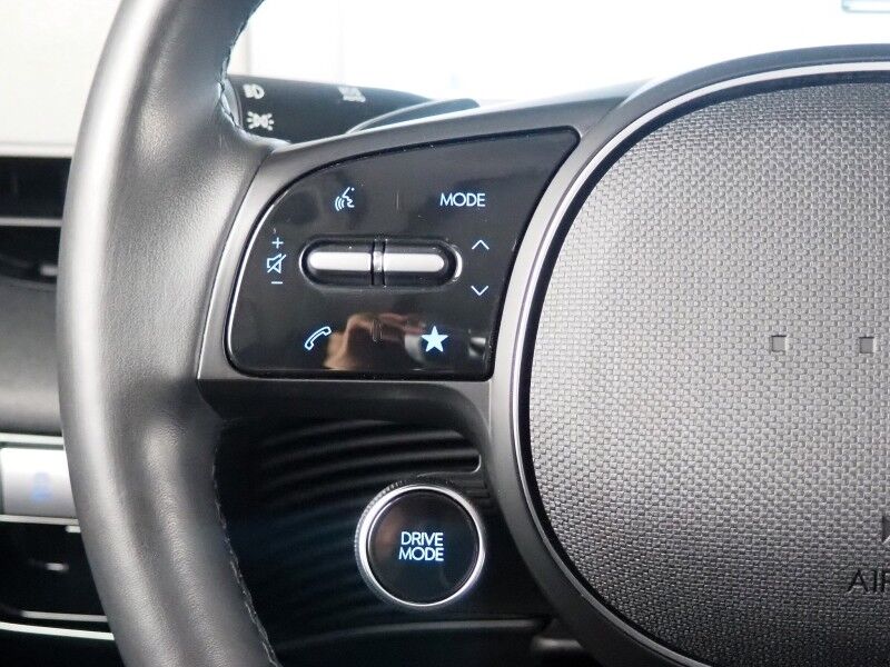2024 Hyundai IONIQ 5 Limited *HEADS-UP DISPLAY, PANORAMA GLASS ROOF, NAVIGATION, ADAPTIVE CRUISE, 360 VIEW CAMERAS, SMART PARKING, CLIMATE SEATS, HEATED STEERING, WIRELESS CHARGING, BOSE AUDIO, ANDROID & APPLE Round Rock TX