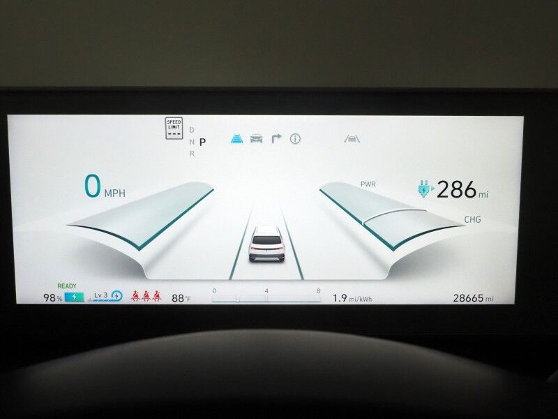 2024 Hyundai IONIQ 5 Limited *HEADS-UP DISPLAY, PANORAMA GLASS ROOF, NAVIGATION, ADAPTIVE CRUISE, 360 VIEW CAMERAS, SMART PARKING, CLIMATE SEATS, HEATED STEERING, WIRELESS CHARGING, BOSE AUDIO, ANDROID & APPLE Round Rock TX