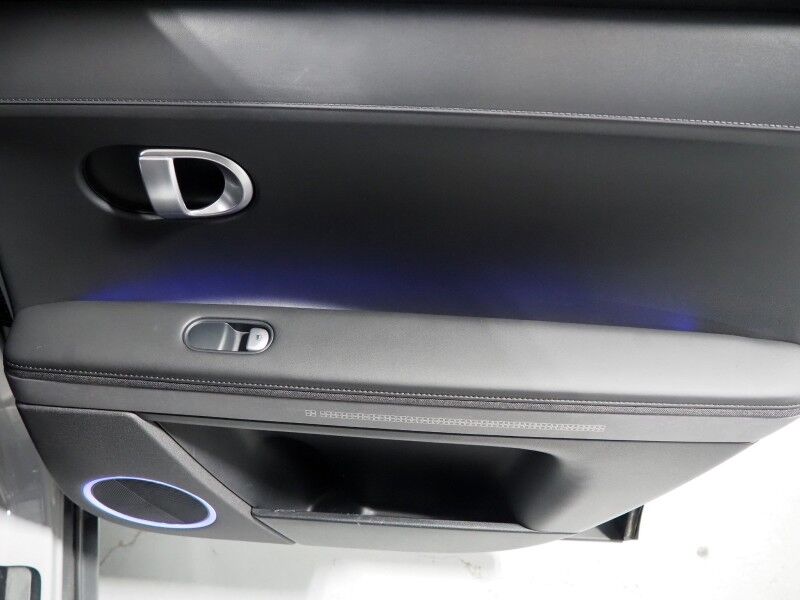 2024 Hyundai IONIQ 5 Limited *HEADS-UP DISPLAY, PANORAMA GLASS ROOF, NAVIGATION, ADAPTIVE CRUISE, 360 VIEW CAMERAS, SMART PARKING, CLIMATE SEATS, HEATED STEERING, WIRELESS CHARGING, BOSE AUDIO, ANDROID & APPLE Round Rock TX