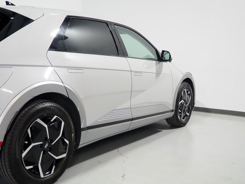 2024 Hyundai IONIQ 5 Limited *HEADS-UP DISPLAY, PANORAMA GLASS ROOF, NAVIGATION, ADAPTIVE CRUISE, 360 VIEW CAMERAS, SMART PARKING, CLIMATE SEATS, HEATED STEERING, WIRELESS CHARGING, BOSE AUDIO, ANDROID & APPLE Round Rock TX