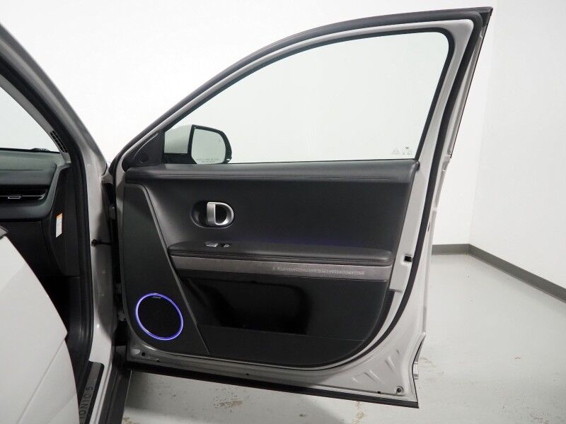 2024 Hyundai IONIQ 5 Limited *HEADS-UP DISPLAY, PANORAMA GLASS ROOF, NAVIGATION, ADAPTIVE CRUISE, 360 VIEW CAMERAS, SMART PARKING, CLIMATE SEATS, HEATED STEERING, WIRELESS CHARGING, BOSE AUDIO, ANDROID & APPLE Round Rock TX