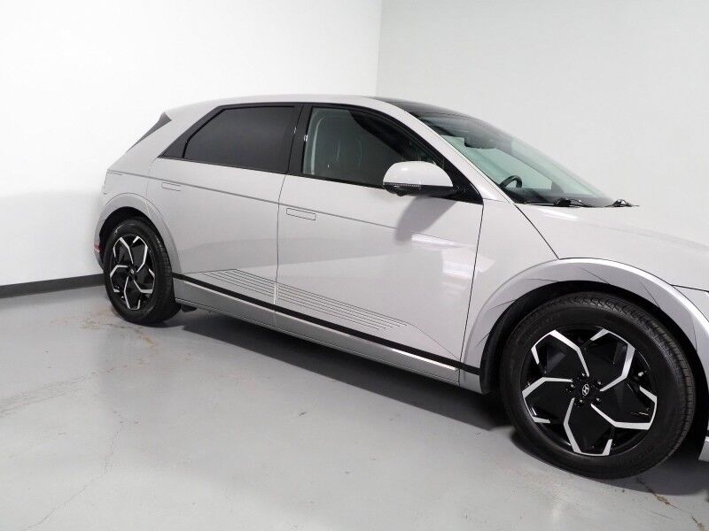 2024 Hyundai IONIQ 5 Limited *HEADS-UP DISPLAY, PANORAMA GLASS ROOF, NAVIGATION, ADAPTIVE CRUISE, 360 VIEW CAMERAS, SMART PARKING, CLIMATE SEATS, HEATED STEERING, WIRELESS CHARGING, BOSE AUDIO, ANDROID & APPLE Round Rock TX