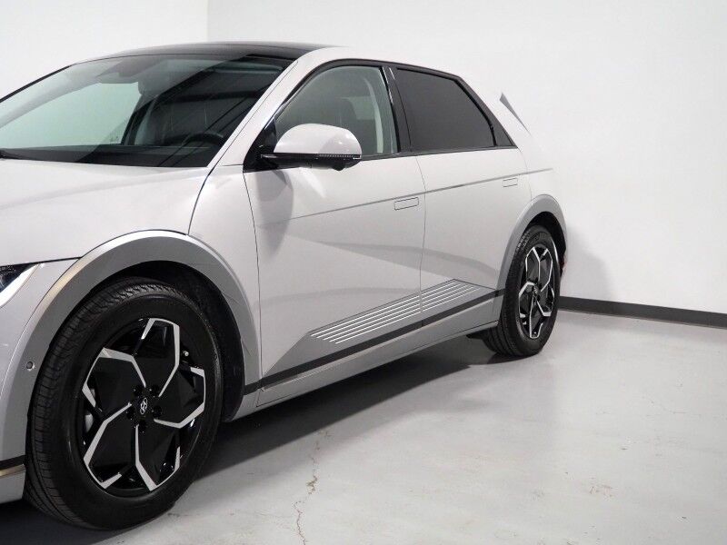 2024 Hyundai IONIQ 5 Limited *HEADS-UP DISPLAY, PANORAMA GLASS ROOF, NAVIGATION, ADAPTIVE CRUISE, 360 VIEW CAMERAS, SMART PARKING, CLIMATE SEATS, HEATED STEERING, WIRELESS CHARGING, BOSE AUDIO, ANDROID & APPLE Round Rock TX