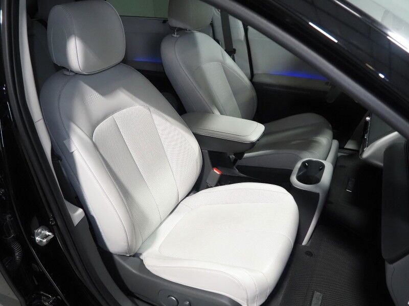 2024 Hyundai IONIQ 5 Limited *HEADS-UP DISPLAY, PANORAMA GLASS ROOF, NAVIGATION, ADAPTIVE CRUISE, 360 VIEW CAMERAS, SMART PARKING, CLIMATE SEATS, HEATED STEERING, WIRELESS CHARGING, BOSE AUDIO, ANDROID & APPLE