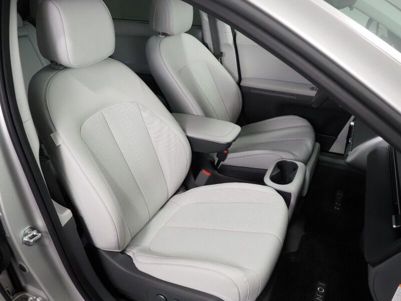 2024 Hyundai IONIQ 5 Limited *HEADS-UP DISPLAY, PANORAMA GLASS ROOF, NAVIGATION, ADAPTIVE CRUISE, 360 VIEW CAMERAS, SMART PARKING, CLIMATE SEATS, HEATED STEERING, WIRELESS CHARGING, BOSE AUDIO, ANDROID & APPLE