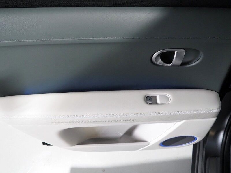 2024 Hyundai IONIQ 5 Limited *HEADS-UP DISPLAY, PANORAMA GLASS ROOF, NAVIGATION, ADAPTIVE CRUISE, 360 VIEW CAMERAS, SMART PARKING, CLIMATE SEATS, HEATED STEERING, WIRELESS CHARGING, BOSE AUDIO, ANDROID & APPLE Round Rock TX