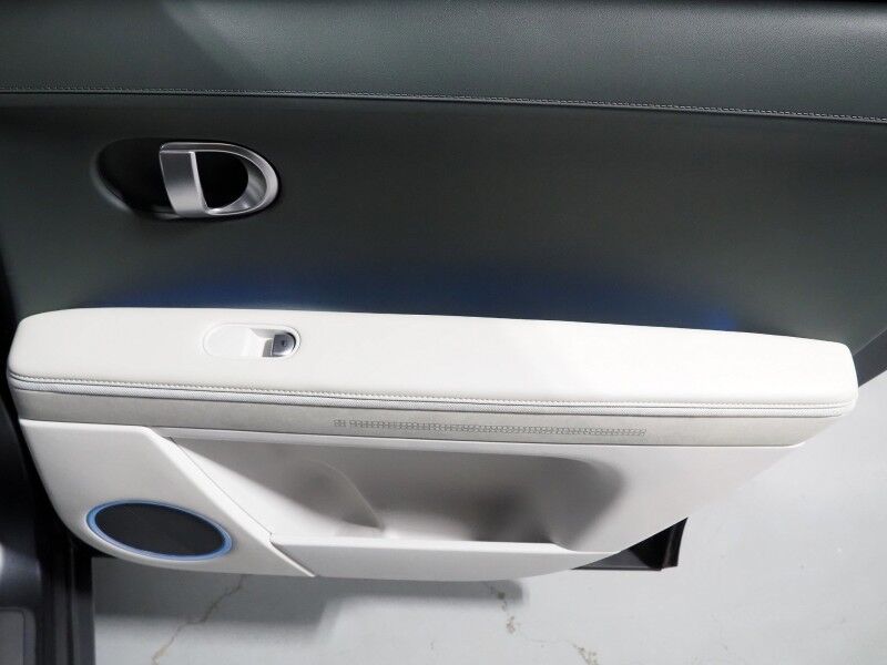 2024 Hyundai IONIQ 5 Limited *HEADS-UP DISPLAY, PANORAMA GLASS ROOF, NAVIGATION, ADAPTIVE CRUISE, 360 VIEW CAMERAS, SMART PARKING, CLIMATE SEATS, HEATED STEERING, WIRELESS CHARGING, BOSE AUDIO, ANDROID & APPLE Round Rock TX