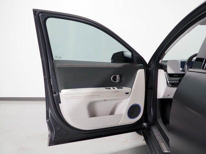 2024 Hyundai IONIQ 5 Limited *HEADS-UP DISPLAY, PANORAMA GLASS ROOF, NAVIGATION, ADAPTIVE CRUISE, 360 VIEW CAMERAS, SMART PARKING, CLIMATE SEATS, HEATED STEERING, WIRELESS CHARGING, BOSE AUDIO, ANDROID & APPLE Round Rock TX