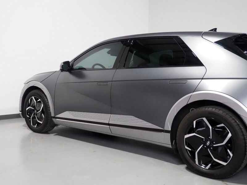 2024 Hyundai IONIQ 5 Limited *HEADS-UP DISPLAY, PANORAMA GLASS ROOF, NAVIGATION, ADAPTIVE CRUISE, 360 VIEW CAMERAS, SMART PARKING, CLIMATE SEATS, HEATED STEERING, WIRELESS CHARGING, BOSE AUDIO, ANDROID & APPLE Round Rock TX