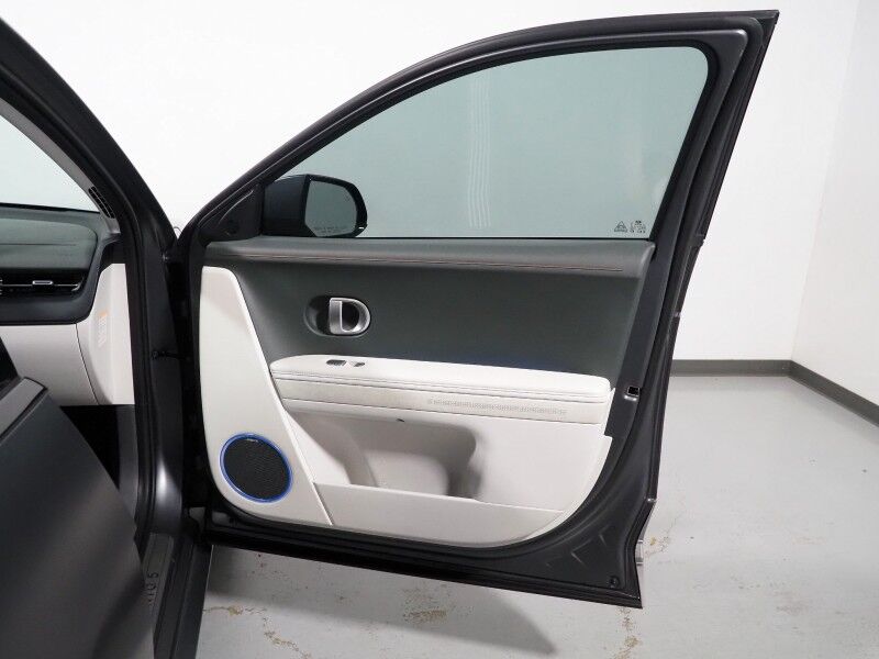 2024 Hyundai IONIQ 5 Limited *HEADS-UP DISPLAY, PANORAMA GLASS ROOF, NAVIGATION, ADAPTIVE CRUISE, 360 VIEW CAMERAS, SMART PARKING, CLIMATE SEATS, HEATED STEERING, WIRELESS CHARGING, BOSE AUDIO, ANDROID & APPLE Round Rock TX