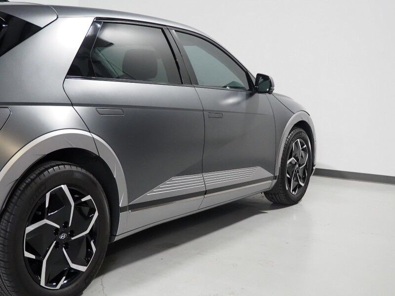 2024 Hyundai IONIQ 5 Limited *HEADS-UP DISPLAY, PANORAMA GLASS ROOF, NAVIGATION, ADAPTIVE CRUISE, 360 VIEW CAMERAS, SMART PARKING, CLIMATE SEATS, HEATED STEERING, WIRELESS CHARGING, BOSE AUDIO, ANDROID & APPLE Round Rock TX