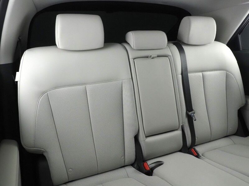 2024 Hyundai IONIQ 5 Limited *HEADS-UP DISPLAY, PANORAMA GLASS ROOF, NAVIGATION, ADAPTIVE CRUISE, 360 VIEW CAMERAS, SMART PARKING, CLIMATE SEATS, HEATED STEERING, WIRELESS CHARGING, BOSE AUDIO, ANDROID & APPLE Round Rock TX