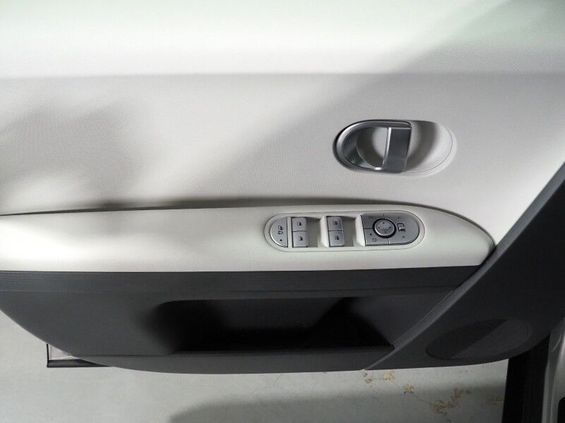 2024 Hyundai IONIQ 5 SEL AWD *NAVIGATION, SAFETY ALERTS, ADAPTIVE CRUISE, BACKUP-CAMERA, HEATED SEATS/STEERING, POWER TAILGATE, WIRELESS CHARGING, ANDROID & APPLE Round Rock TX