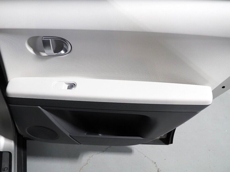 2024 Hyundai IONIQ 5 SEL AWD *NAVIGATION, SAFETY ALERTS, ADAPTIVE CRUISE, BACKUP-CAMERA, HEATED SEATS/STEERING, POWER TAILGATE, WIRELESS CHARGING, ANDROID & APPLE Round Rock TX