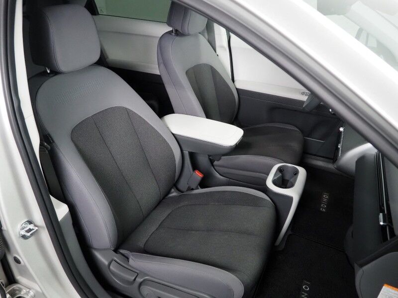 2024 Hyundai IONIQ 5 SEL AWD *NAVIGATION, SAFETY ALERTS, ADAPTIVE CRUISE, BACKUP-CAMERA, HEATED SEATS/STEERING, POWER TAILGATE, WIRELESS CHARGING, ANDROID & APPLE