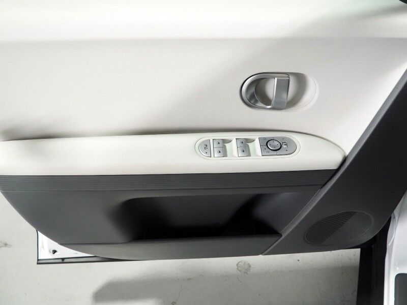 2024 Hyundai IONIQ 5 SEL *NAVIGATION, SAFETY ALERTS, ADAPTIVE CRUISE, BACKUP-CAMERA, DIGITAL COCKPIT, HEATED SEATS/STEERING, POWER TAILGATE, WIRELESS CHARGING, ANDROID & APPLE Round Rock TX