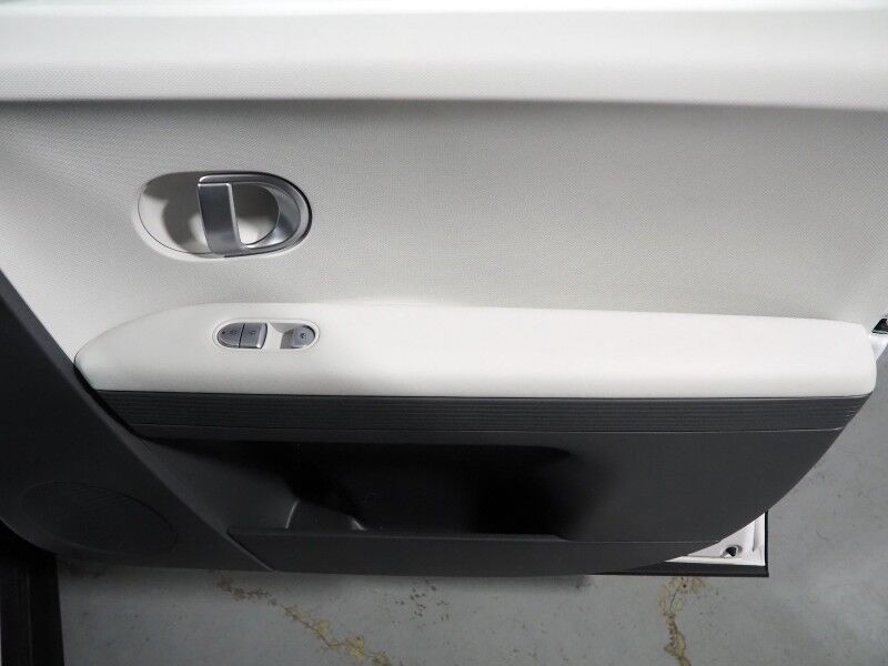 2024 Hyundai IONIQ 5 SEL *NAVIGATION, SAFETY ALERTS, ADAPTIVE CRUISE, BACKUP-CAMERA, DIGITAL COCKPIT, HEATED SEATS/STEERING, POWER TAILGATE, WIRELESS CHARGING, ANDROID & APPLE Round Rock TX
