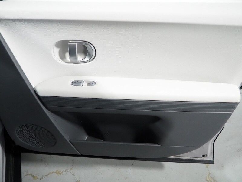2024 Hyundai IONIQ 5 SEL *NAVIGATION, SAFETY ALERTS, ADAPTIVE CRUISE, BACKUP-CAMERA, HEATED SEATS/STEERING, POWER TAILGATE, WIRELESS CHARGING, ANDROID & APPLE Round Rock TX