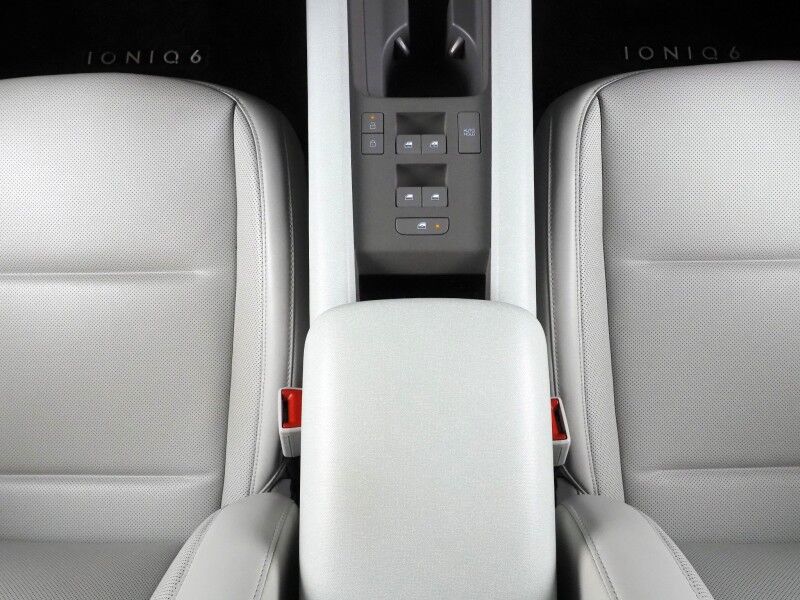 2024 Hyundai IONIQ 6 SEL *NAVIGATION, ADAPTIVE CRUISE, SAFETY ALERTS, BACKUP-CAMERA, DIGITAL COCKPIT, HEATED SEATS, 20 INCH WHEELS, WIRELESS CHARGING, ANDROID & APPLE Round Rock TX