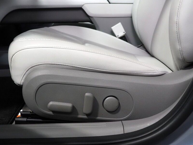 2024 Hyundai IONIQ 6 SEL *NAVIGATION, ADAPTIVE CRUISE, SAFETY ALERTS, BACKUP-CAMERA, DIGITAL COCKPIT, HEATED SEATS, 20 INCH WHEELS, WIRELESS CHARGING, ANDROID & APPLE Round Rock TX