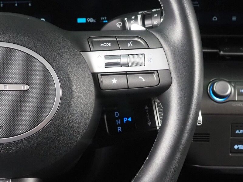 2024 Hyundai Kona Electric SEL *NAVIGATION, ADAPTIVE CRUISE, SAFETY ALERTS, BACKUP-CAMERA, COLOR TOUCHSCREEN, HEATED SEATS, KEYLESS ENTRY, ALLOY WHEELS, BLUETOOTH, ANDROID & APPLE Round Rock TX