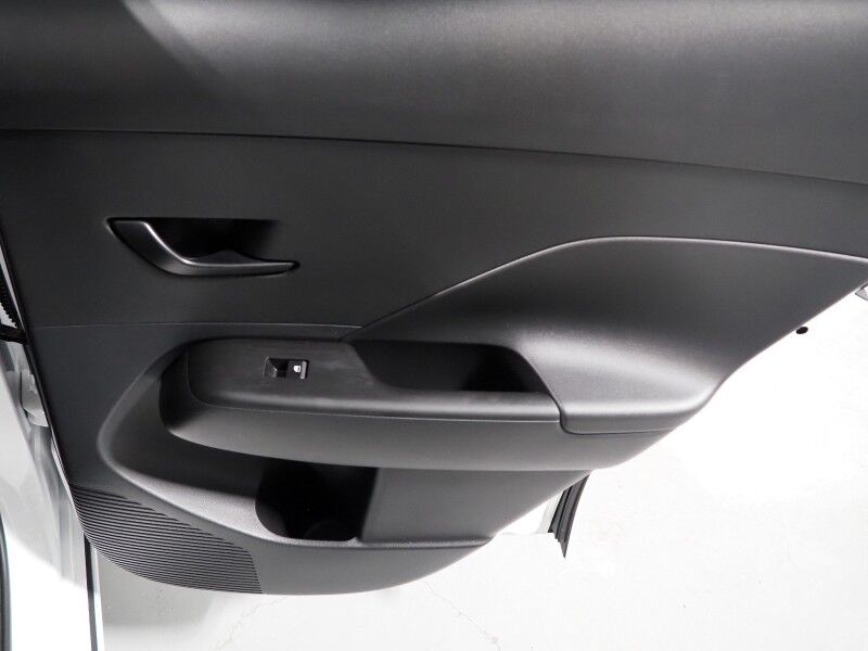 2024 Hyundai Kona Electric SEL *NAVIGATION, ADAPTIVE CRUISE, SAFETY ALERTS, BACKUP-CAMERA, COLOR TOUCHSCREEN, HEATED SEATS, KEYLESS ENTRY, ALLOY WHEELS, BLUETOOTH, ANDROID & APPLE Round Rock TX