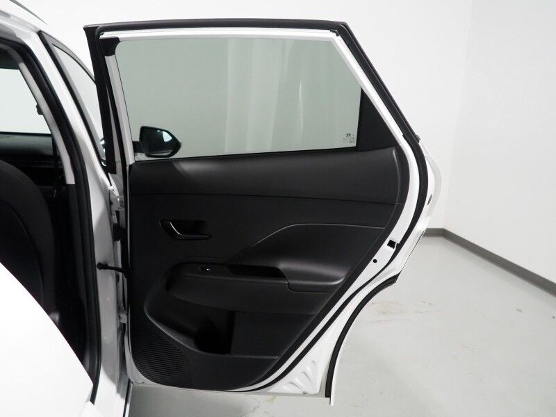 2024 Hyundai Kona Electric SEL *NAVIGATION, ADAPTIVE CRUISE, SAFETY ALERTS, BACKUP-CAMERA, COLOR TOUCHSCREEN, HEATED SEATS, KEYLESS ENTRY, ALLOY WHEELS, BLUETOOTH, ANDROID & APPLE Round Rock TX