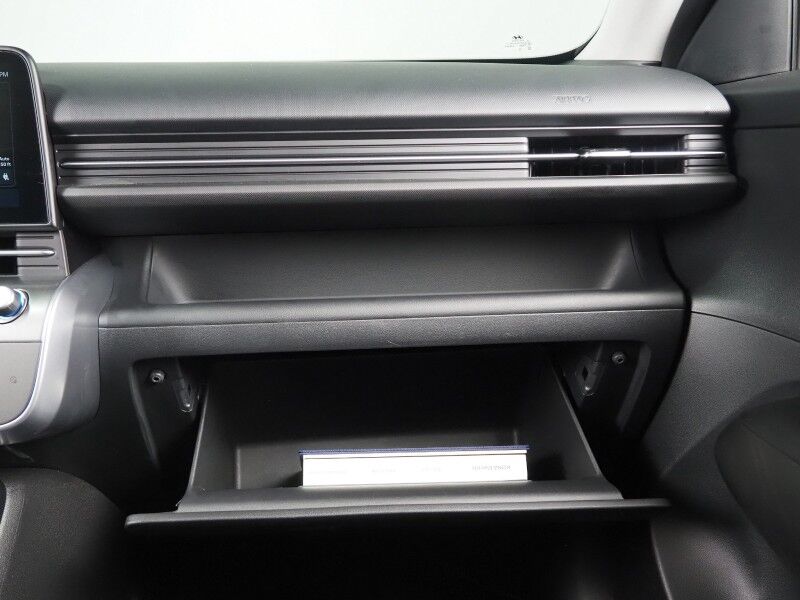 2024 Hyundai Kona Electric SEL *NAVIGATION, ADAPTIVE CRUISE, SAFETY ALERTS, BACKUP-CAMERA, COLOR TOUCHSCREEN, HEATED SEATS, KEYLESS ENTRY, ALLOY WHEELS, BLUETOOTH, ANDROID & APPLE Round Rock TX