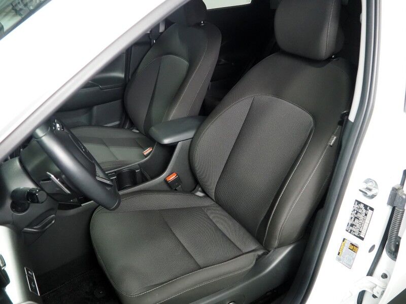 2024 Hyundai Kona Electric SEL *NAVIGATION, ADAPTIVE CRUISE, SAFETY ALERTS, BACKUP-CAMERA, COLOR TOUCHSCREEN, HEATED SEATS, KEYLESS ENTRY, ALLOY WHEELS, BLUETOOTH, ANDROID & APPLE Round Rock TX