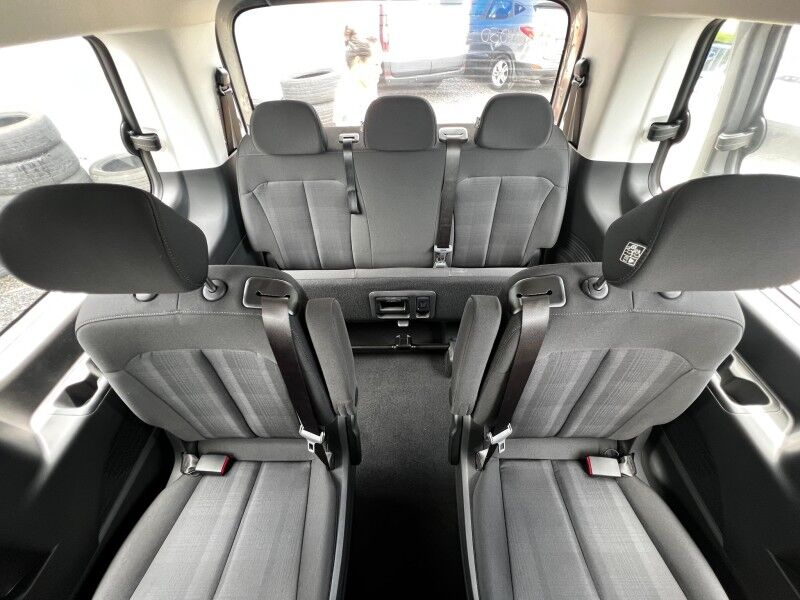 2024 Hyundai STARIA GL 11 Seater (2.2L Diesel) Vaitele