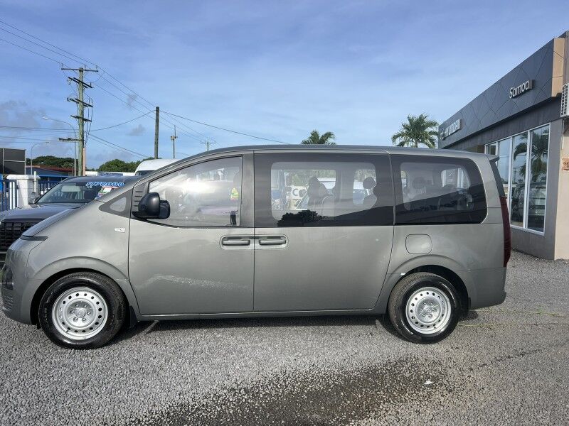 2024 Hyundai STARIA GL 11 Seater