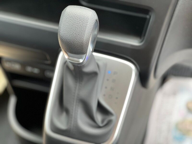 2024 Hyundai STARIA GL 11 Seater (2.2L Diesel) Vaitele