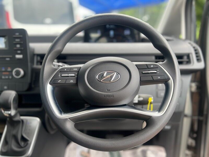 2024 Hyundai STARIA GL 11 Seater (2.2L Diesel) Vaitele