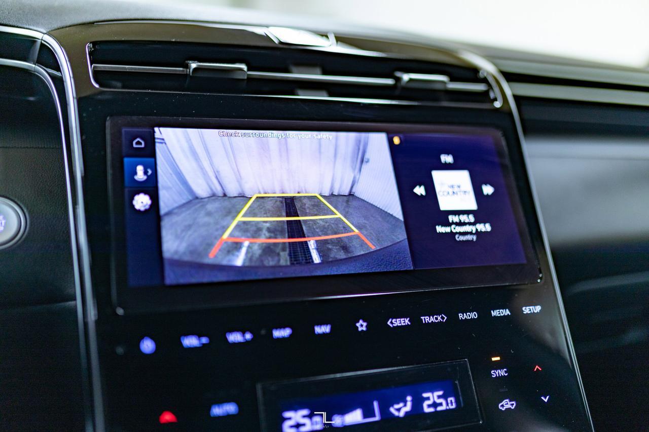 2024 Hyundai Santa Cruz AWD Preferred Nav BCam Red Deer AB