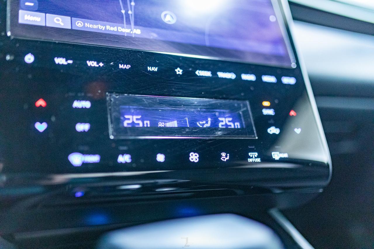 2024 Hyundai Santa Cruz AWD Preferred Nav BCam Red Deer AB