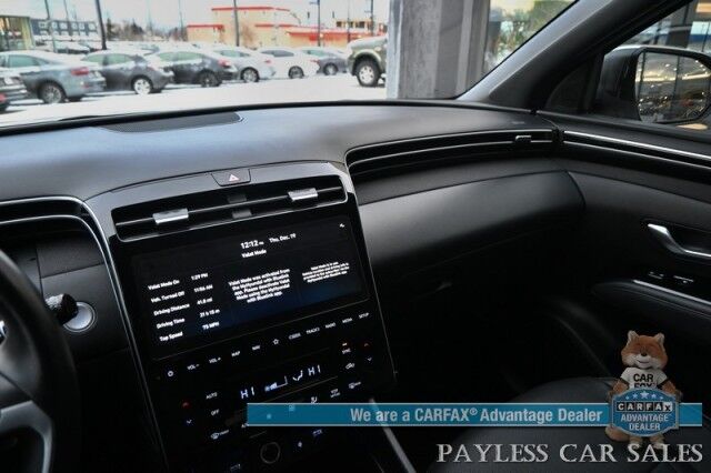 2024 Hyundai Santa Cruz Limited / AWD / Auto Start / Crew Cab / Heated & Cooled Leather Seats / Heated Steering Wheel / Sunroof / Lane Departure & Blind Spot / Apple CarPlay & Android Auto / 360 Camera / Tonneau Cover / 1 Owner Anchorage AK