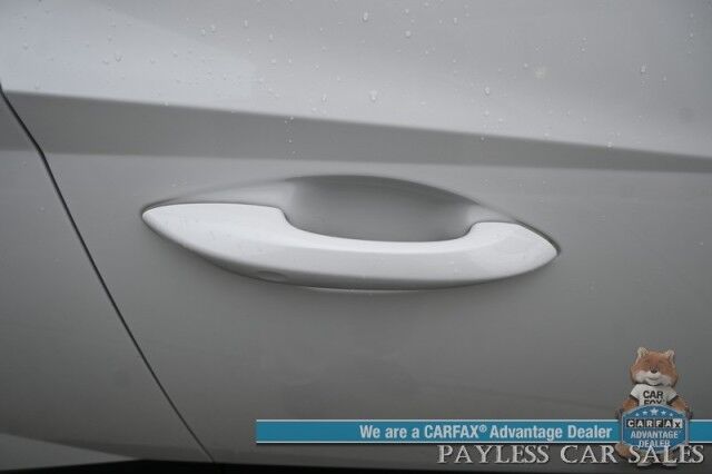2024 Hyundai Tucson SEL / AWD / Auto Start / Power & Heated Cloth Seats / Adaptive Cruise Control / Lane Depart & Blind Spot Alert / Apple CarPlay & Android Auto / Back Up Camera / Keyless Entry & Start / 29 MPG / 1-Owner Anchorage AK
