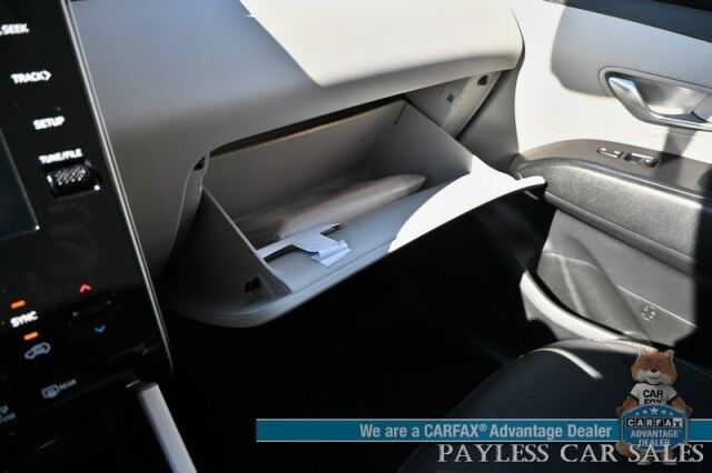 2024 Hyundai Tucson SEL / AWD / Auto Start / Power & Heated Cloth Seats / Lane Departure & Blind Spot / Adaptive Cruise Control / Apple CarPlay & Android Auto / Back Up Cam / Keyless Entry & Start / Aluminum Wheels / 1-Owner Anchorage AK