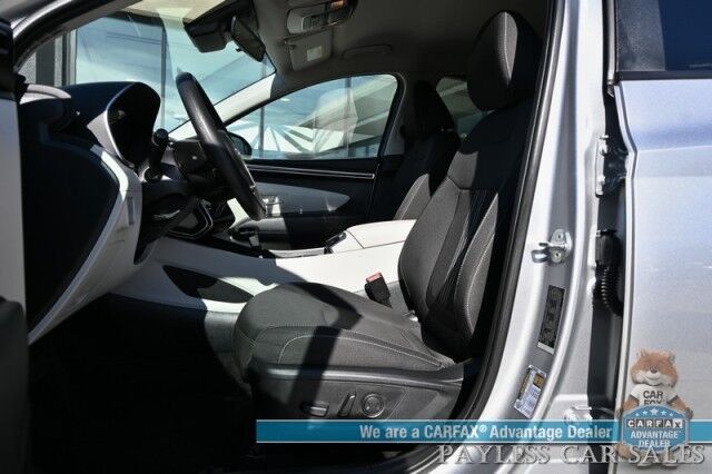 2024 Hyundai Tucson SEL / AWD / Auto Start / Power & Heated Cloth Seats / Lane Departure & Blind Spot / Adaptive Cruise Control / Apple CarPlay & Android Auto / Back Up Cam / Keyless Entry & Start / Aluminum Wheels / 1-Owner Anchorage AK