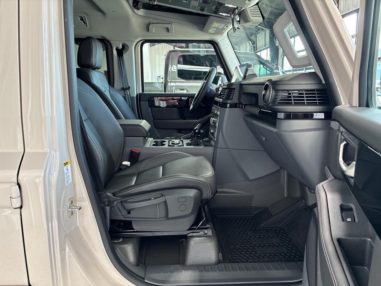 2024 INEOS Grenadier Station Wagon Fieldmaster Edition, Ladder, Side Steps, Tailgate Table Houston TX